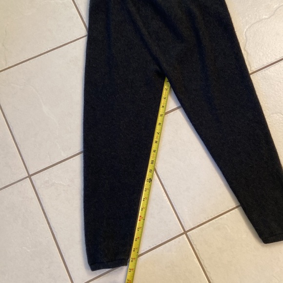 Genuine Cashmere Cropped Pants - Picture 12 of 15